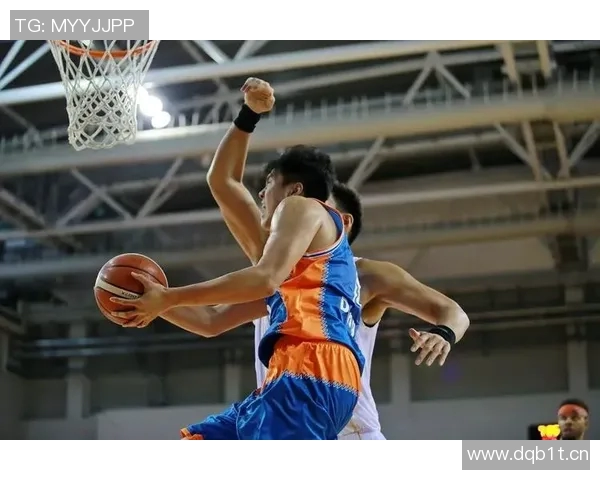 武汉极限运动队与成都极限运动队赛后复盘分析比赛节奏与策略对比